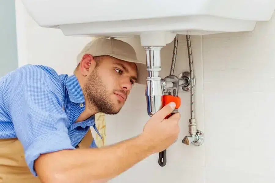 5 Urgent Signs You Need a Professional Plumber Now